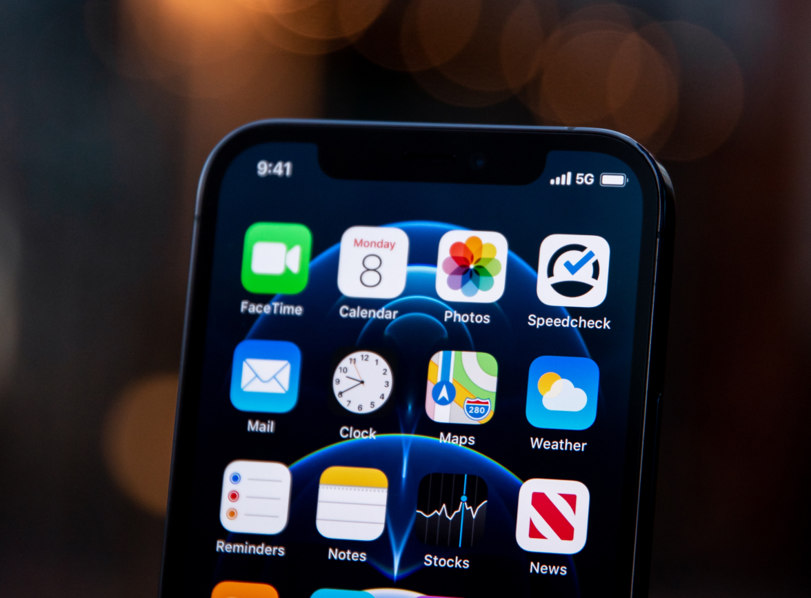 大兴安岭苹果手机维修分享为什么 iPhone 12 在冬季会自动关机 
